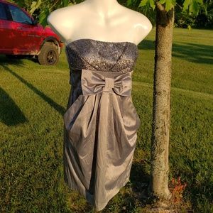 Strapless formal dress w/ pockets
